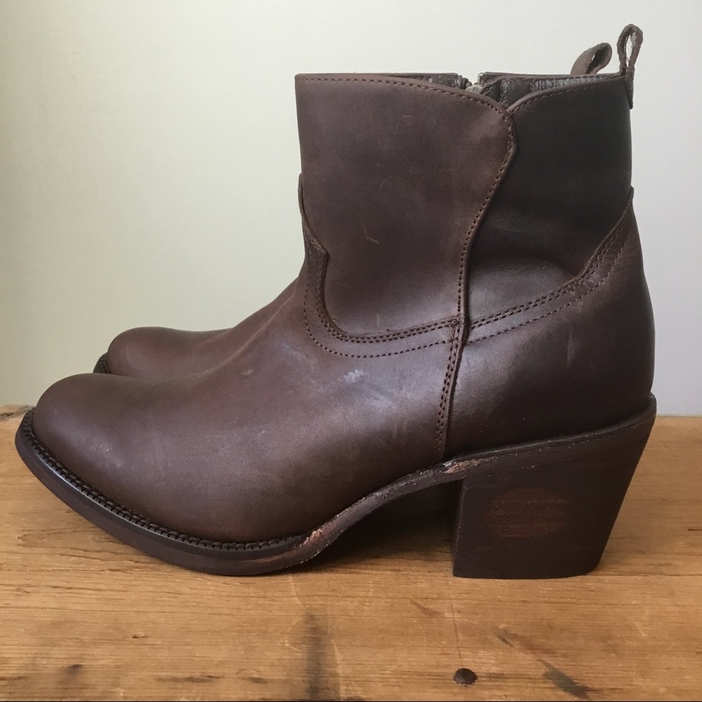 Brown Western Ankle Boots with Stacked Heel, girls size 6.5.